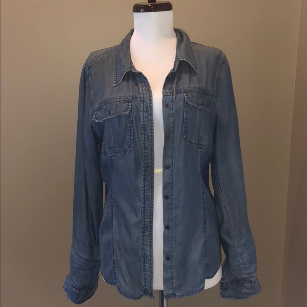 Guess Button Up Top - image 1